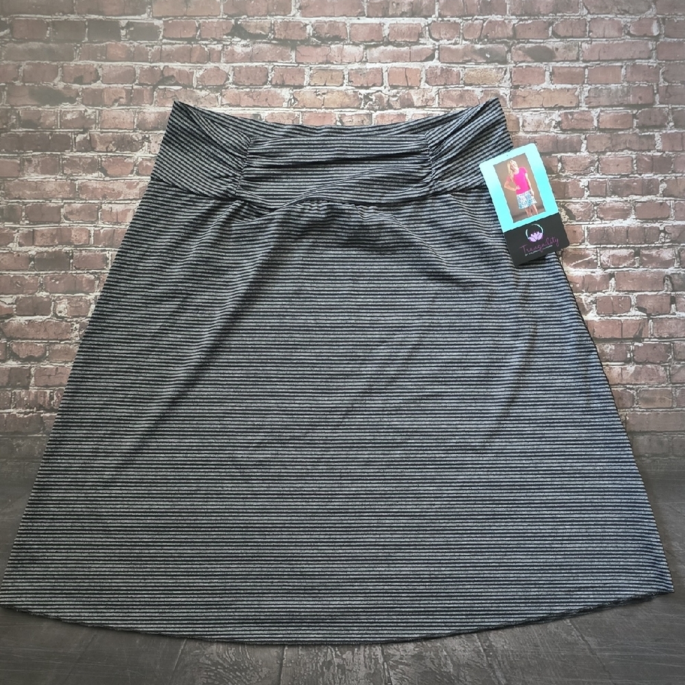 Colorado Clothing Striped Black & White A-Line Skirt - L